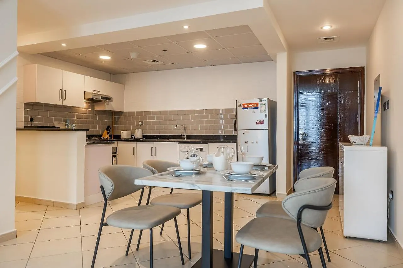 1Bdr Apartment I Close To Metro I Marina Diamond 4 ドバイ アラブ首長国連邦