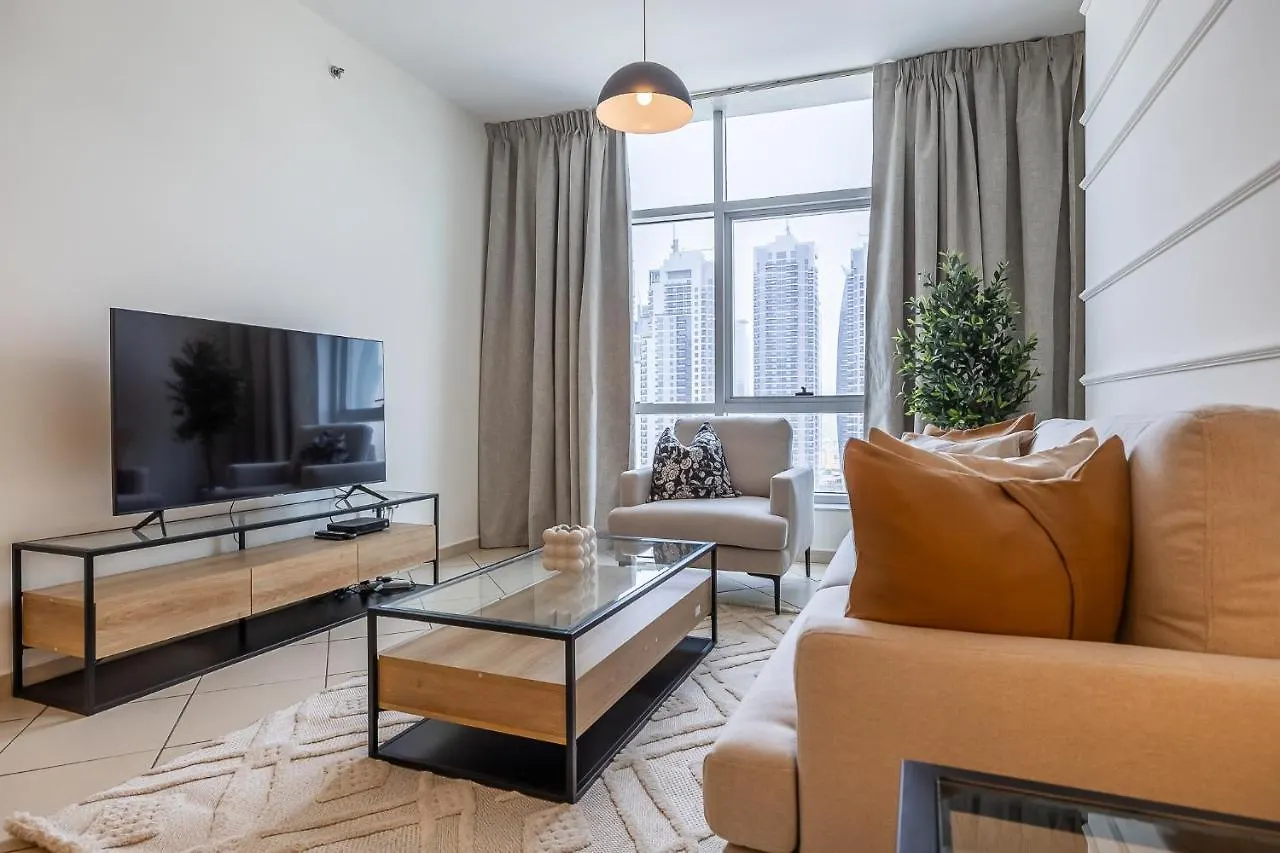 1Bdr Apartment I Close To Metro I Marina Diamond 4 ドバイ アラブ首長国連邦
