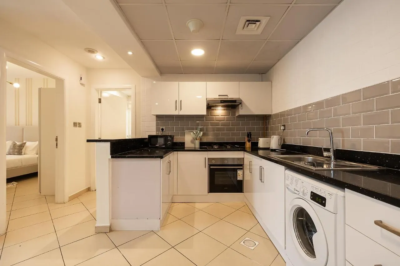 1Bdr Apartment I Close To Metro I Marina Diamond 4 ドバイ 0*,  アラブ首長国連邦
