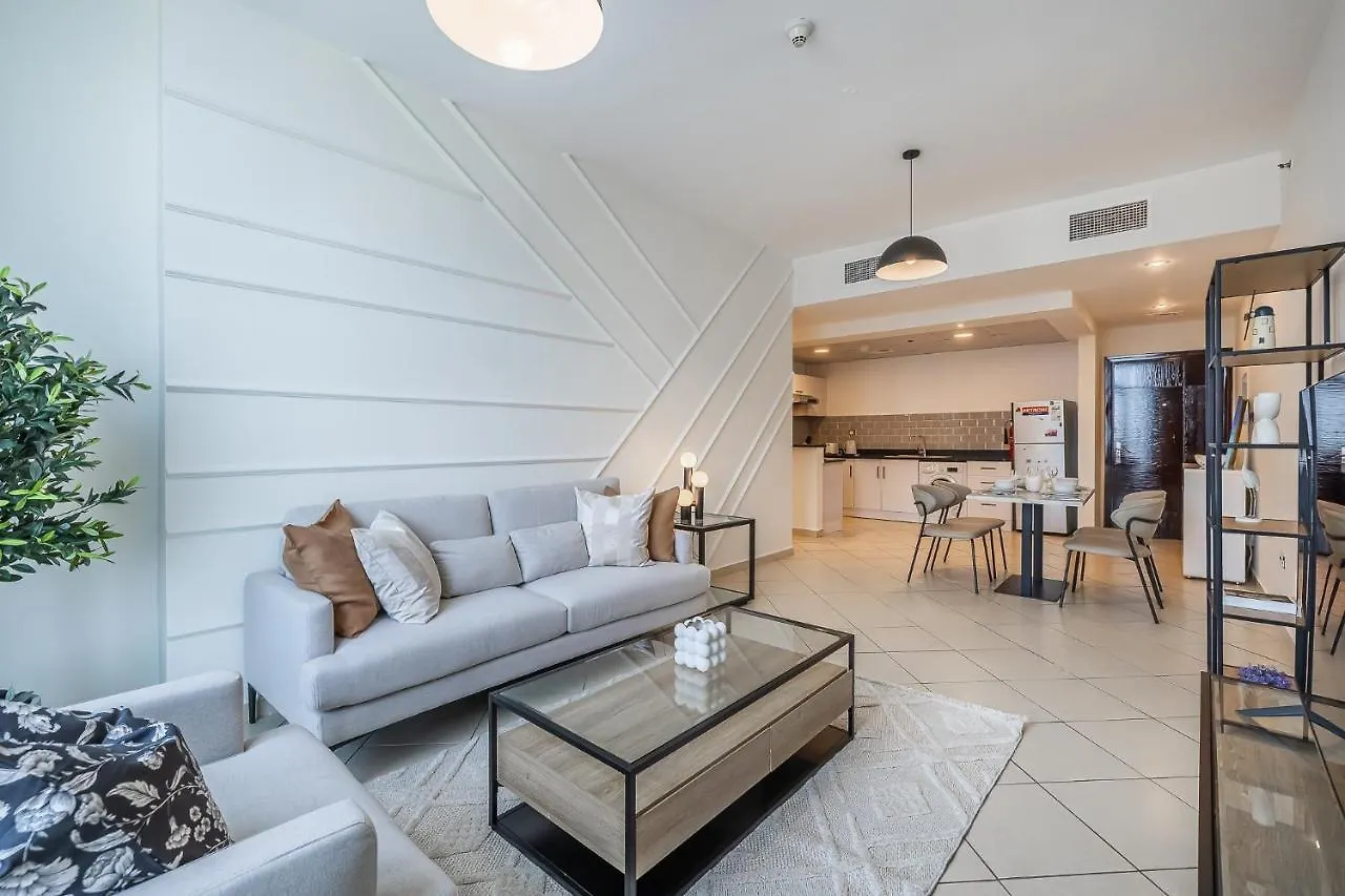 1Bdr Apartment I Close To Metro I Marina Diamond 4 ドバイ アラブ首長国連邦