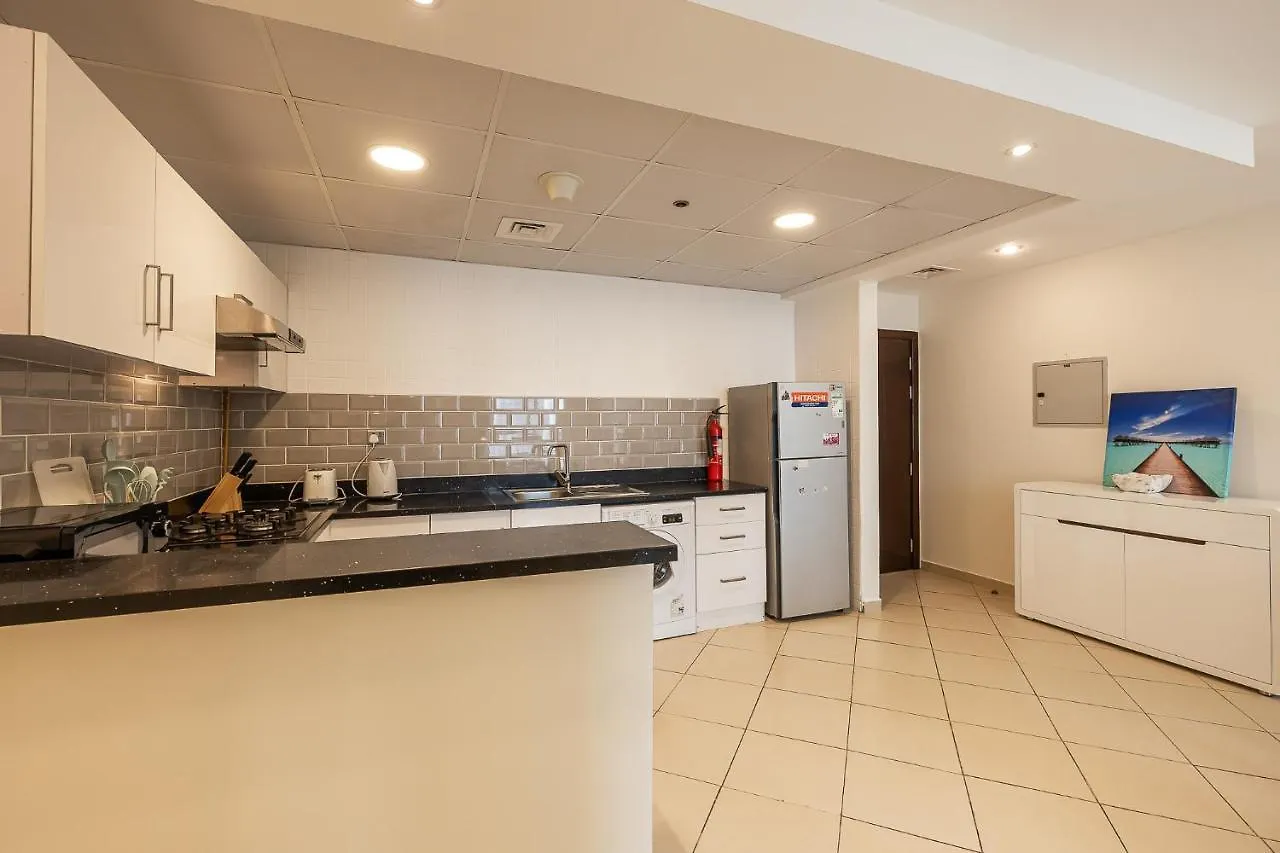 1Bdr Apartment I Close To Metro I Marina Diamond 4 Dubaj